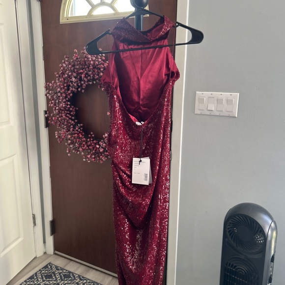 Dress - Picture 3 of 7